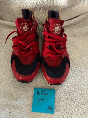 Nike Red & Navy Huarache Sneakers